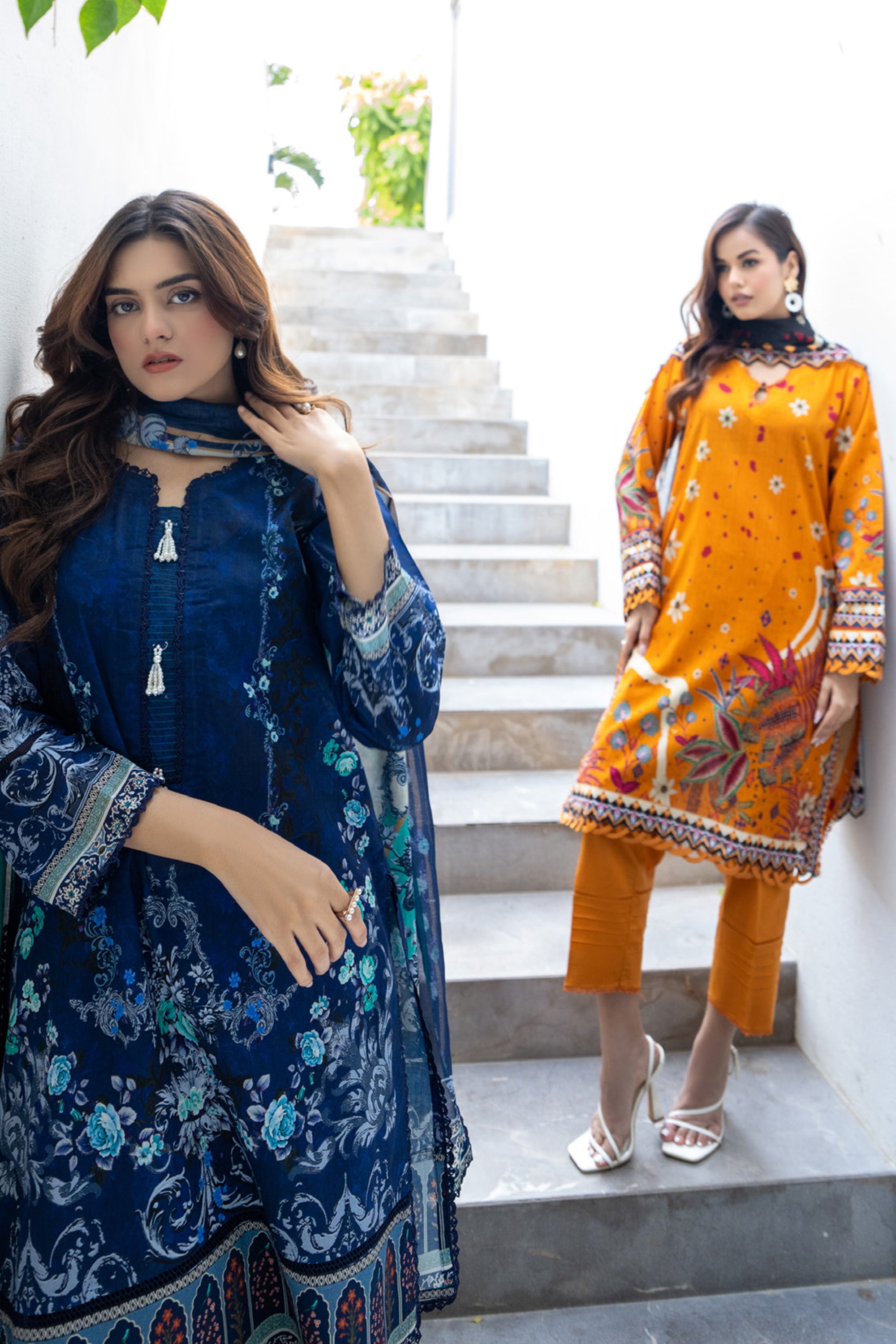 Royal Blue Unstitched 3-Piece Lawn Suit – Elegant & Timeless Design