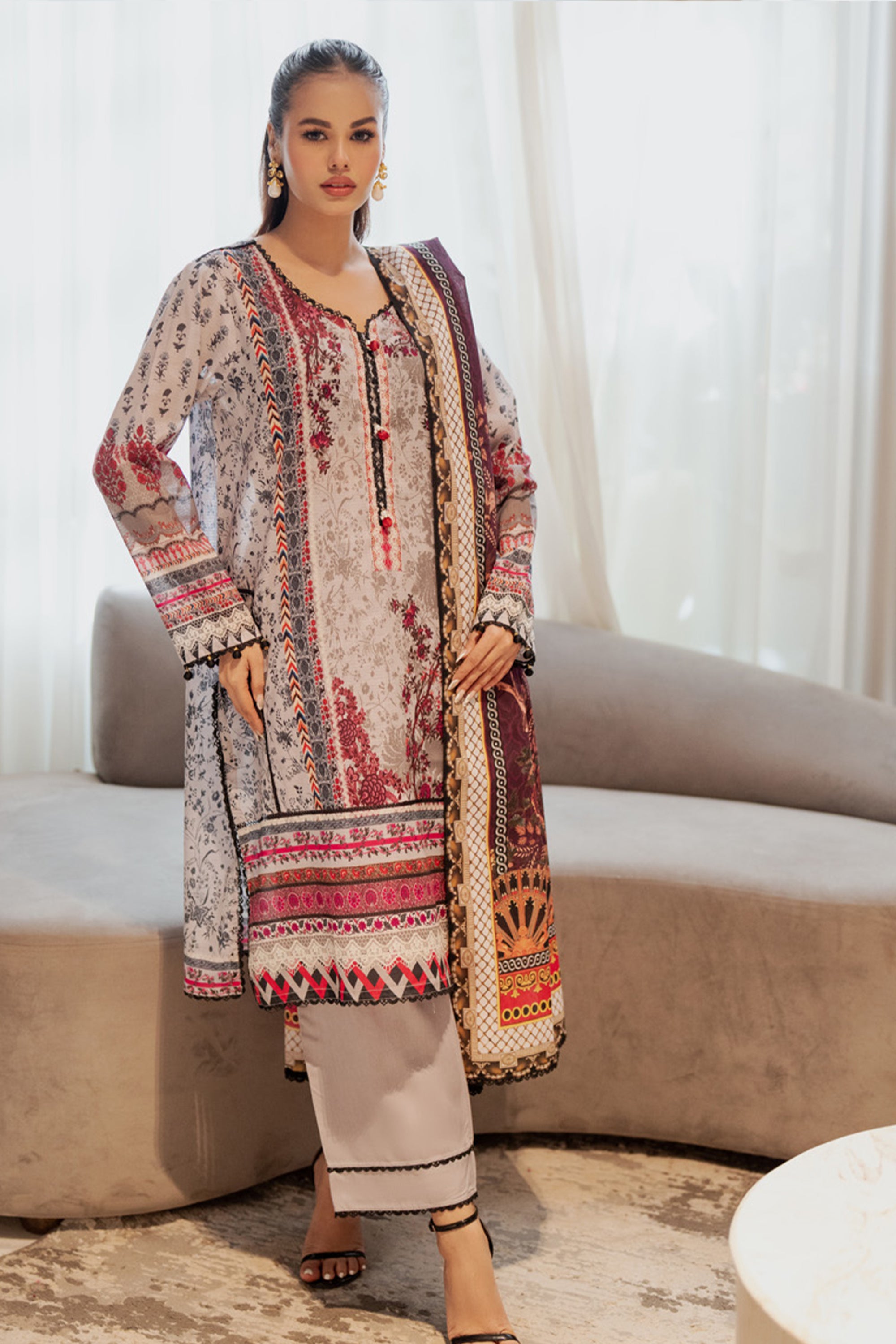 Salina Doriya Unstitched 3-Piece Lawn Suit by Regalia