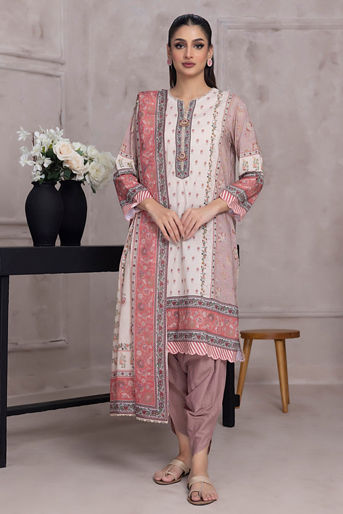 Salina Digital Printed Lawn Soft Pink and Cream