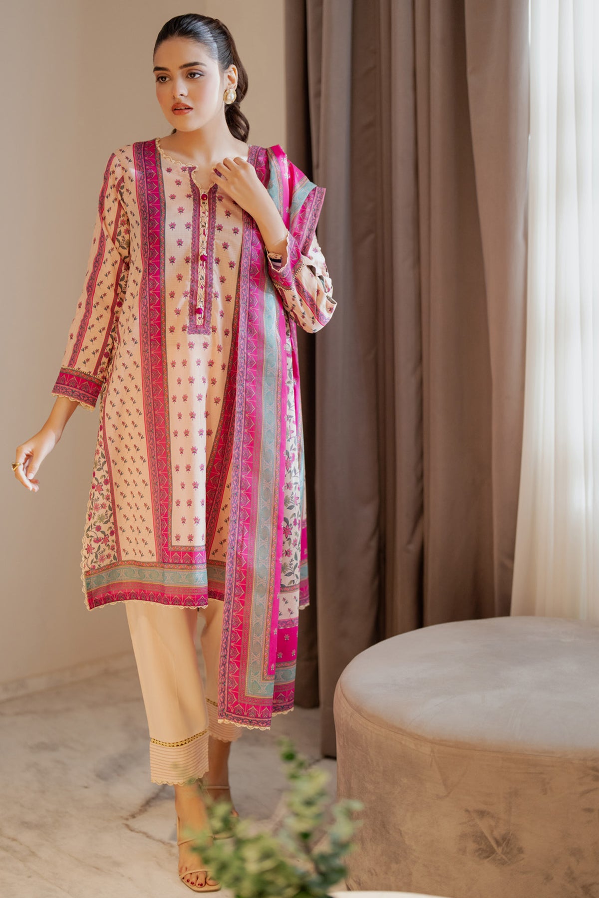 Salina Doriya Unstitched 3-Piece Lawn Suit by Regalia