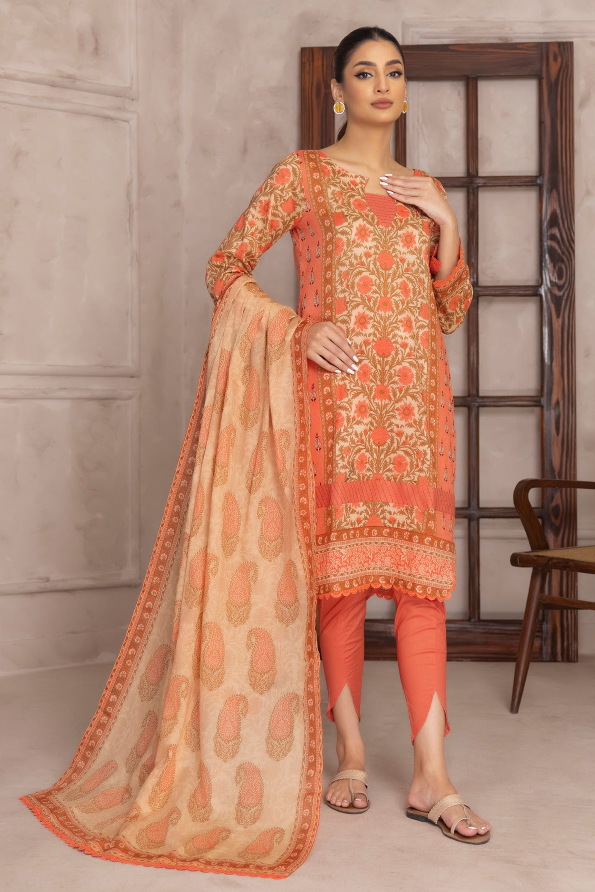 Salina 3PC Printed Lawn Suit A Timeless Statement of Style