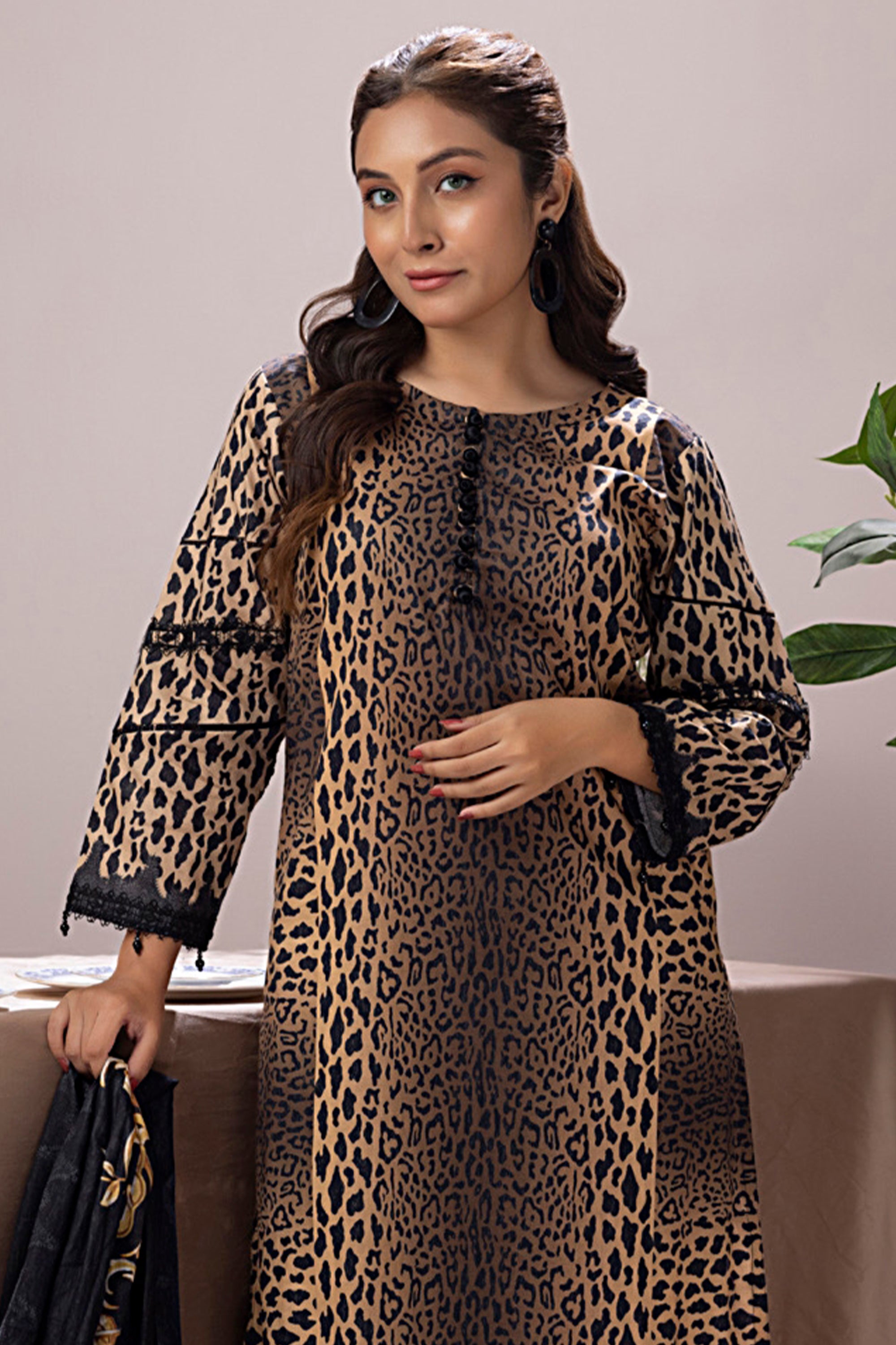 Salina Weaving Dobby Leopard Print Outfit