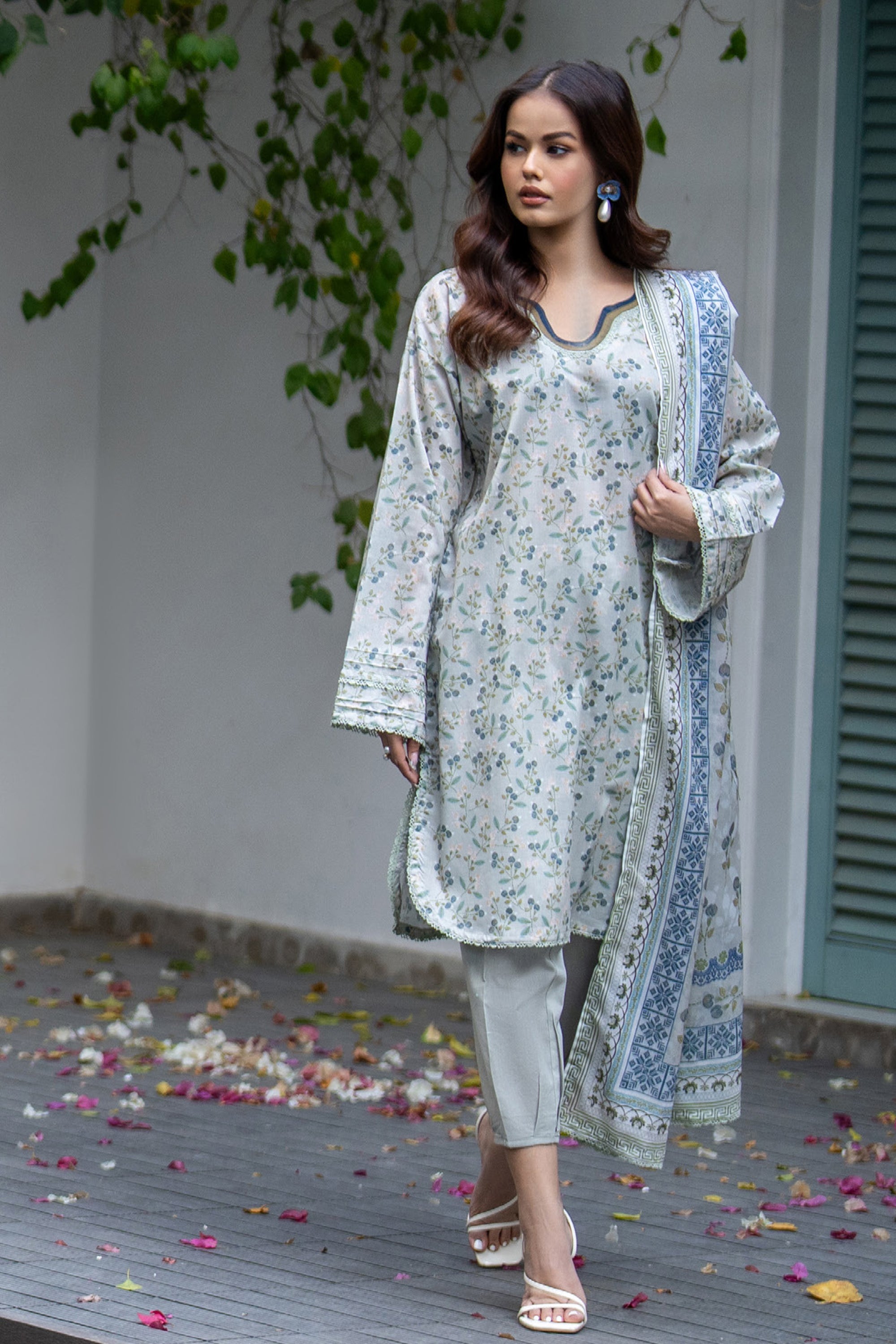 Salina Digital Printed Lawn 2025 Collection Volume 02