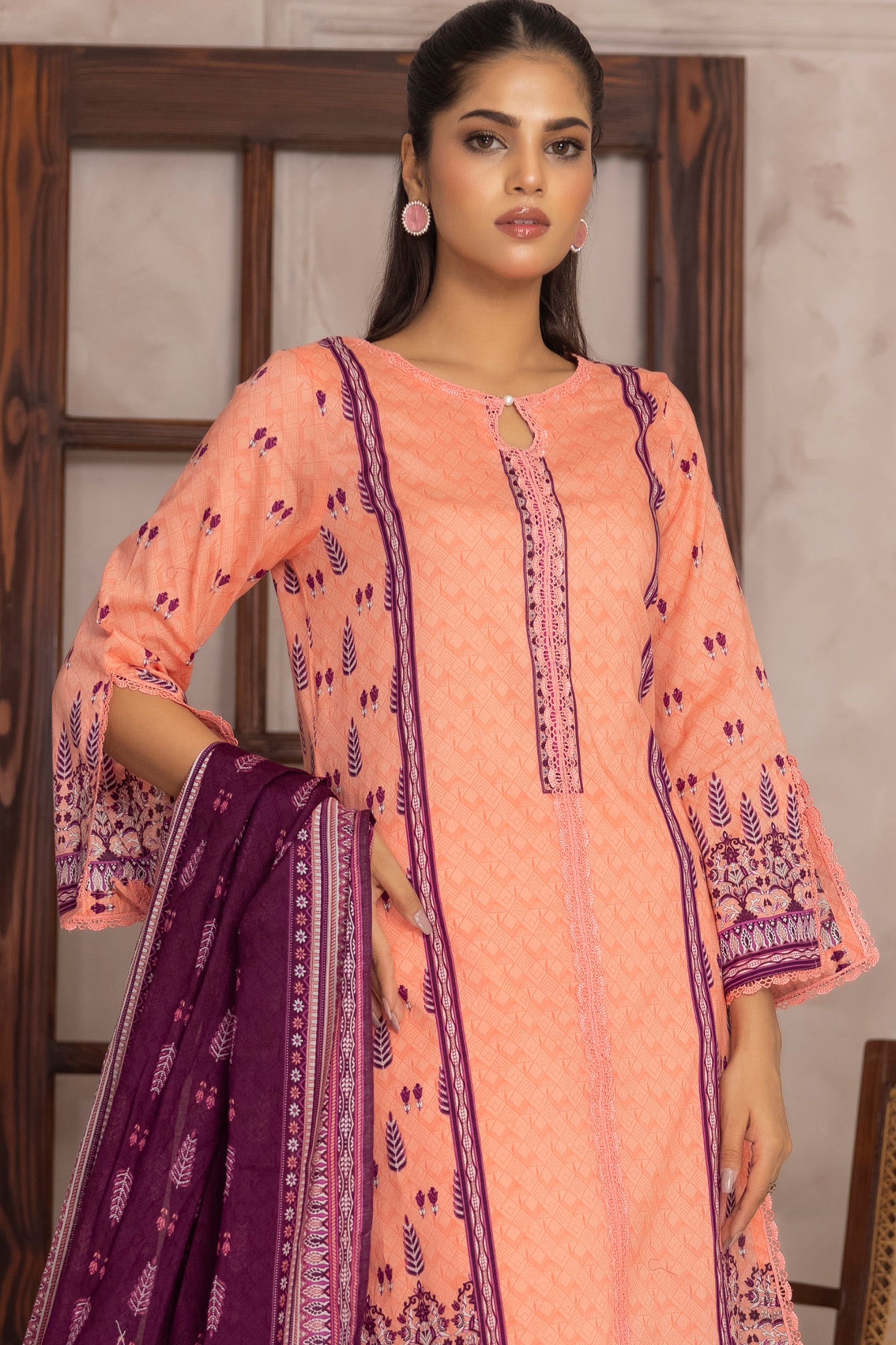 Salina 3PC Printed Lawn Suit Perfect Fusion of Tradition