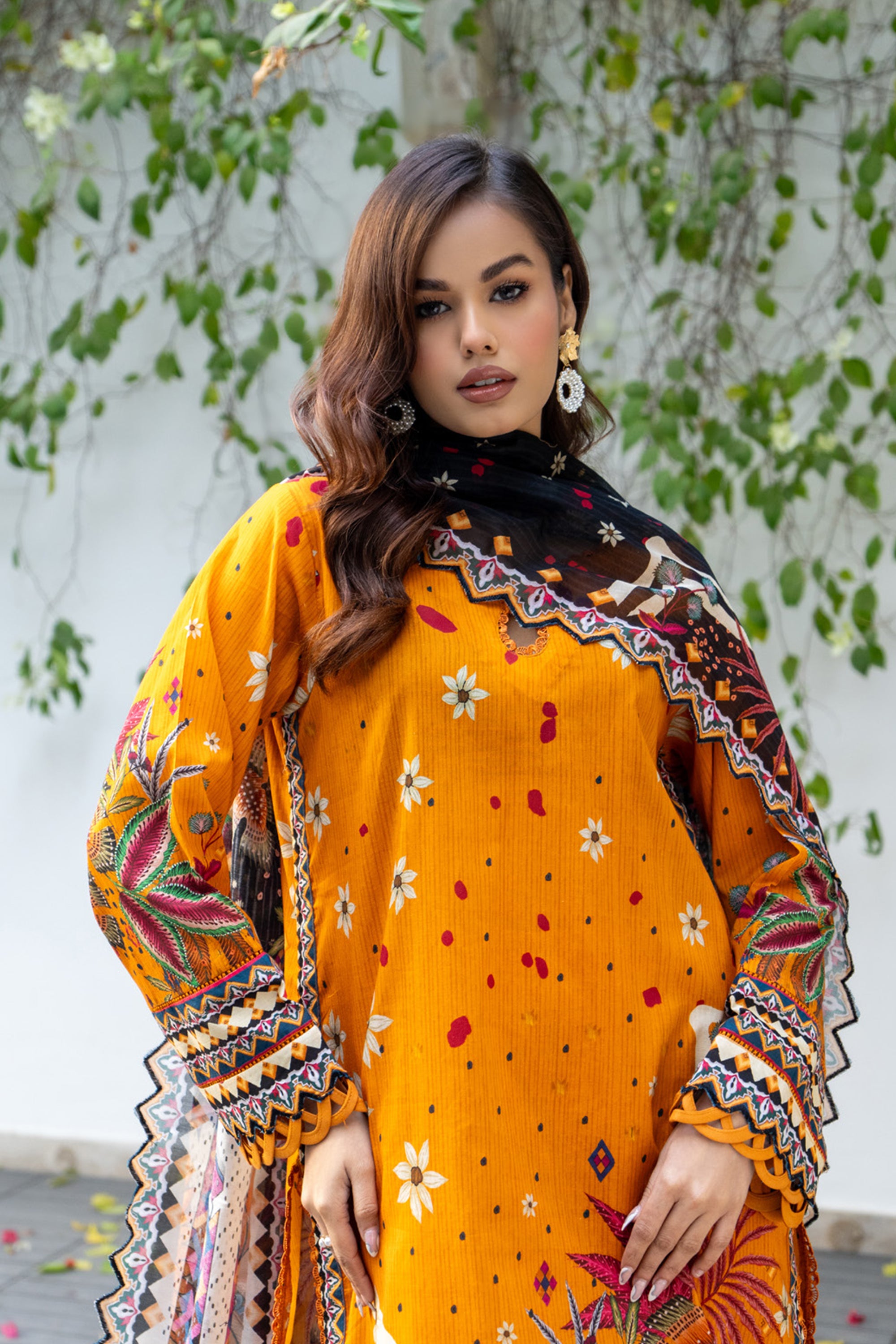 3Pc Printed Lawn – Moon Clothing