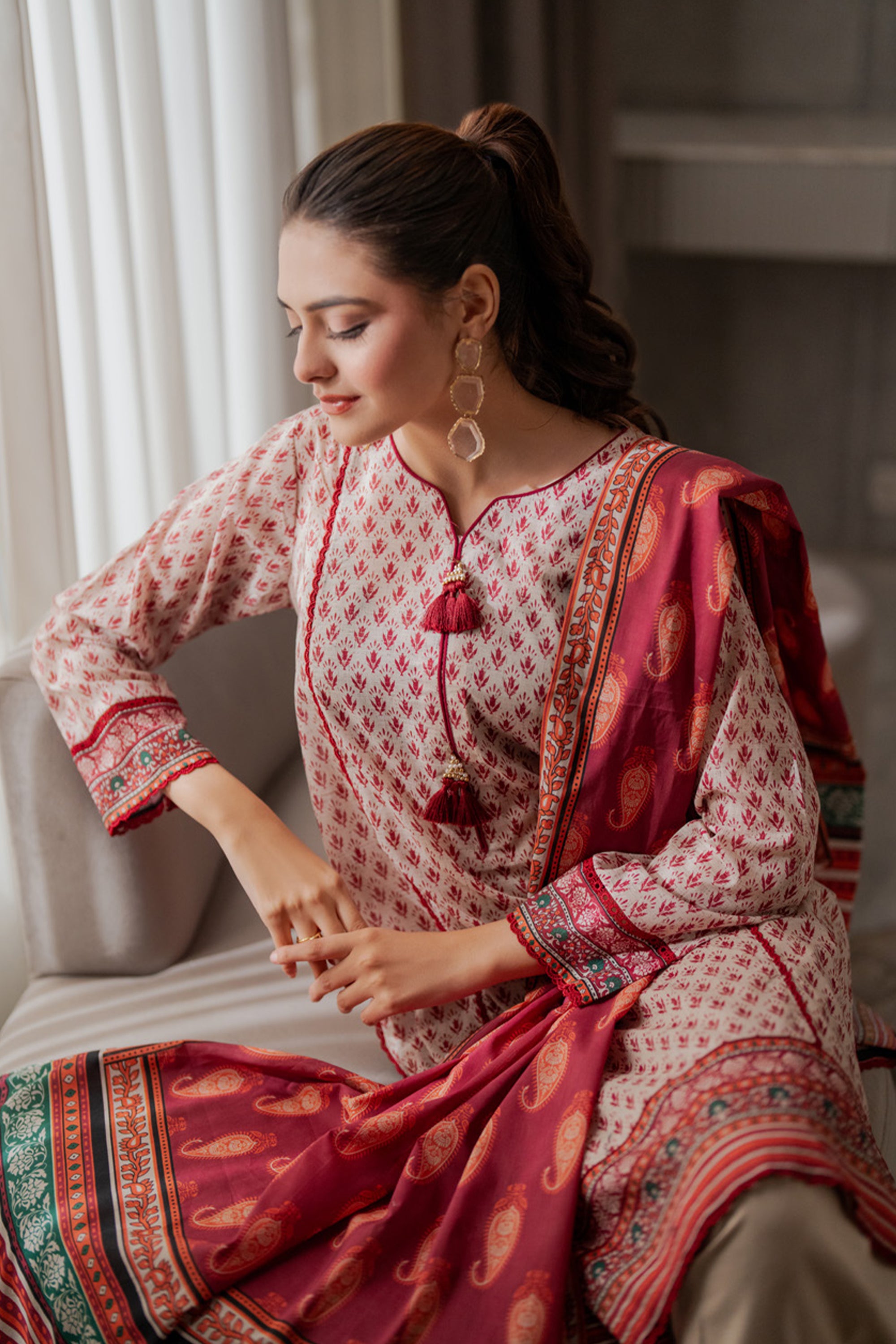 Salina Doriya Lawn By Regalia Unstitched 3 Pcs Suit