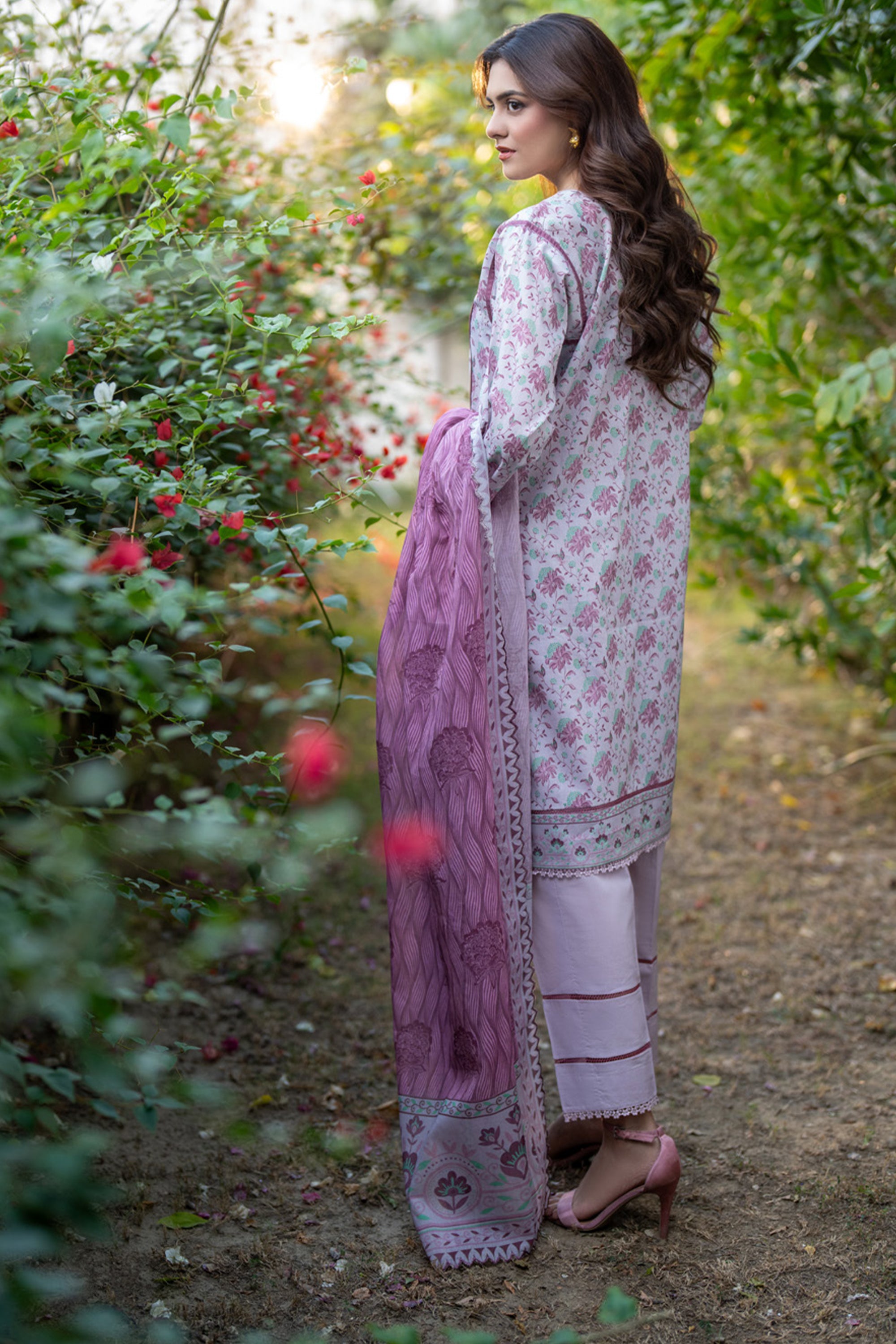 Salina Printed Unstitched 3-Piece Lawn Suit by Regalia Textile