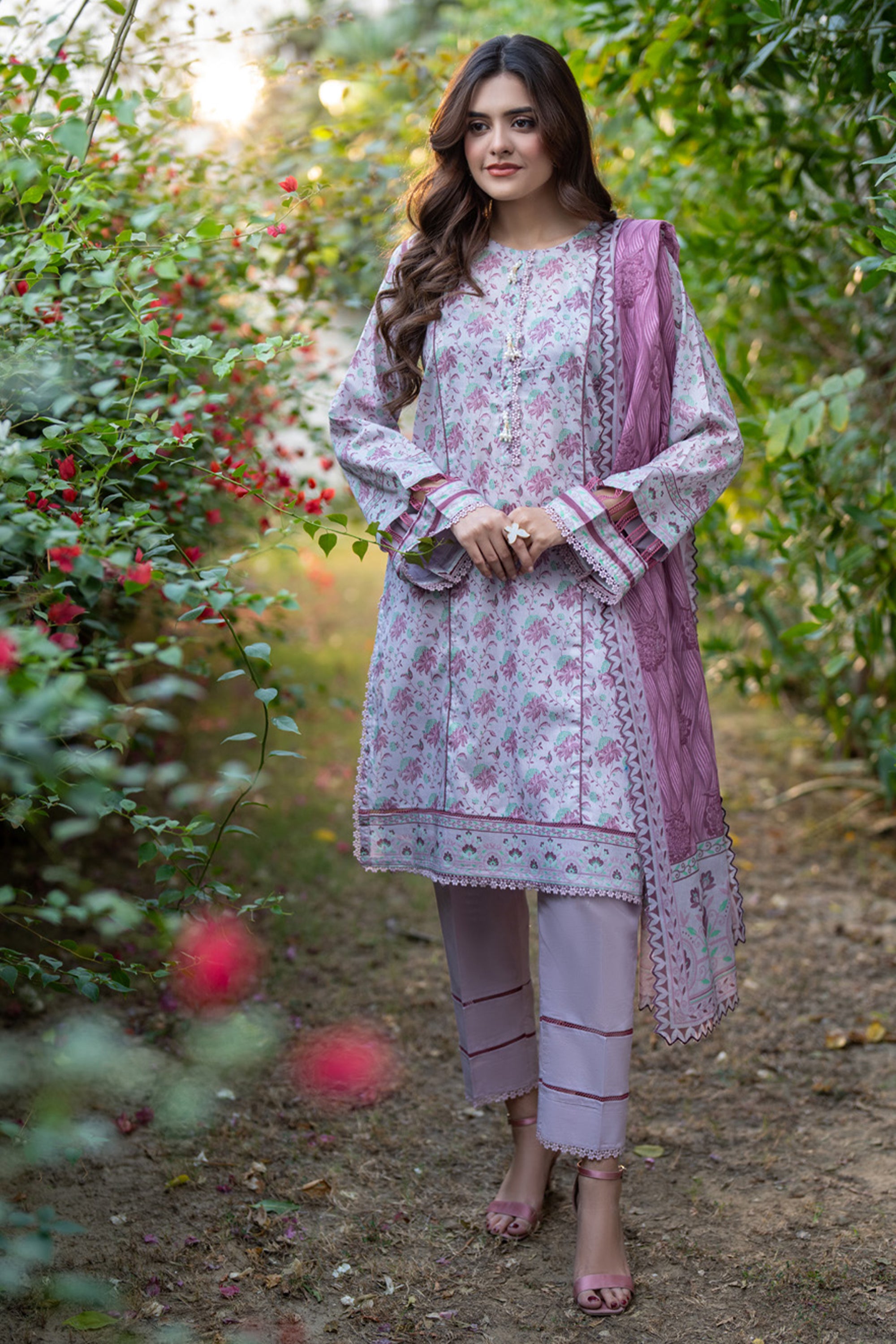 Salina Printed Unstitched 3-Piece Lawn Suit by Regalia Textile